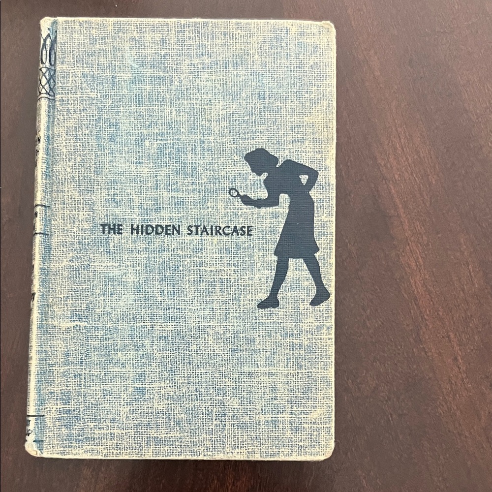 Vintage Nancy  - The Hidden Staircase